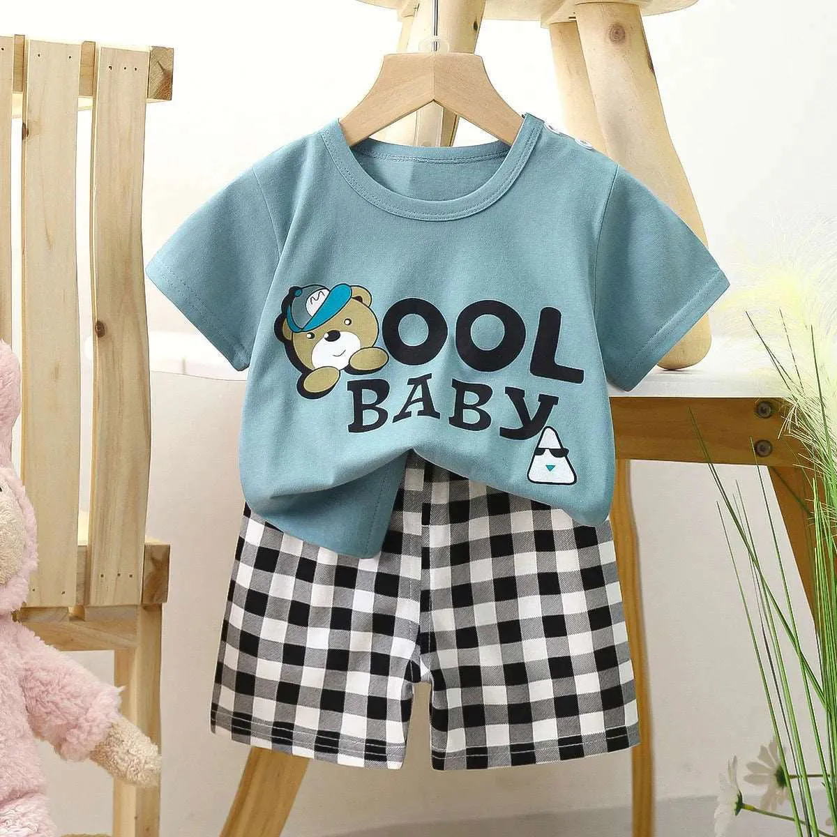 Cartoon Bear Short-sleeve Cotton T-Shirts & Shorts